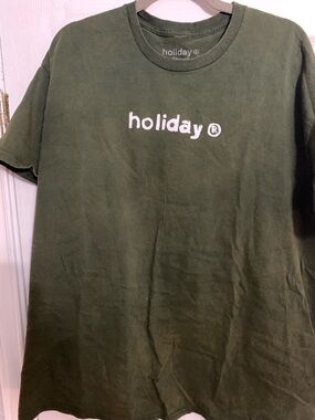 Holiday Olive Green Tee XL